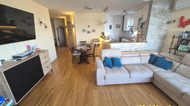 Stan, četvorosoban, Prodaja, 92m2, Novi Banovci, Okolno mesto, Beogradska