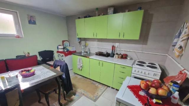Kuća, Trosoban, Prodaja, 92m2, Karadjordjeva 90