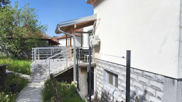 Kuća, Petosoban i veći, Prodaja, 200m2, Resnik