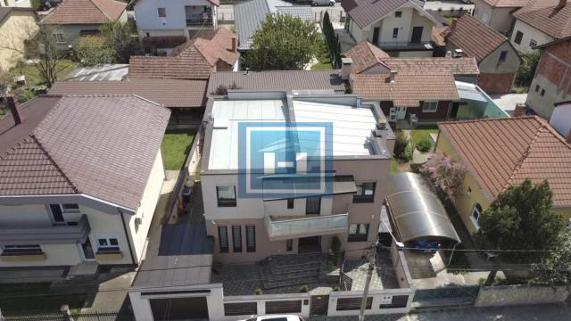 Kuća, Prodaja, 240m2, Centar, Gradska lokacija, Jagodina