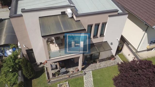 Kuća, Prodaja, 240m2, Centar, Gradska lokacija, Jagodina