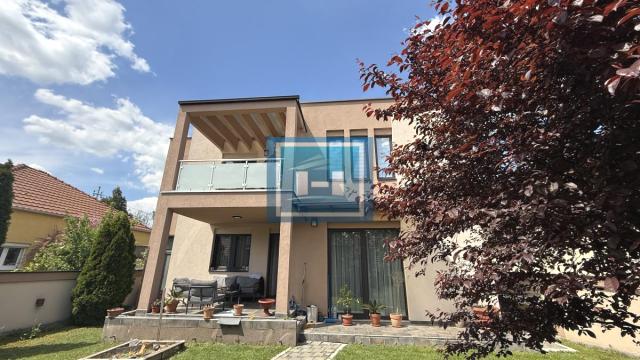 Kuća, Prodaja, 240m2, Centar, Gradska lokacija, Jagodina