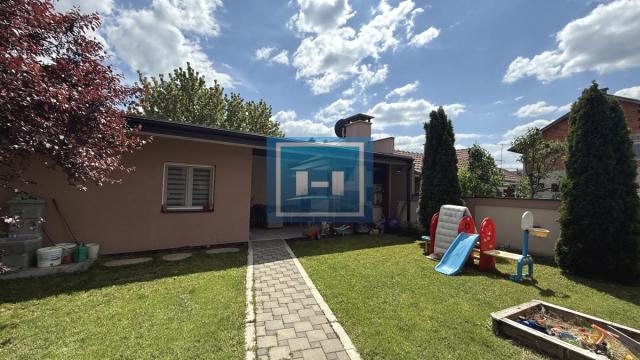 Kuća, Prodaja, 240m2, Centar, Gradska lokacija, Jagodina