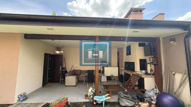 Kuća, Prodaja, 240m2, Centar, Gradska lokacija, Jagodina
