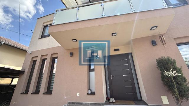 Kuća, Prodaja, 240m2, Centar, Gradska lokacija, Jagodina