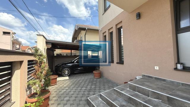 Kuća, Prodaja, 240m2, Centar, Gradska lokacija, Jagodina