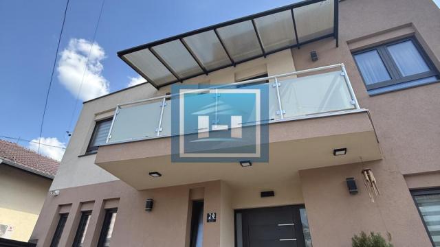 Kuća, Prodaja, 240m2, Centar, Gradska lokacija, Jagodina