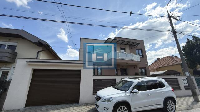 Kuća, Prodaja, 240m2, Centar, Gradska lokacija, Jagodina