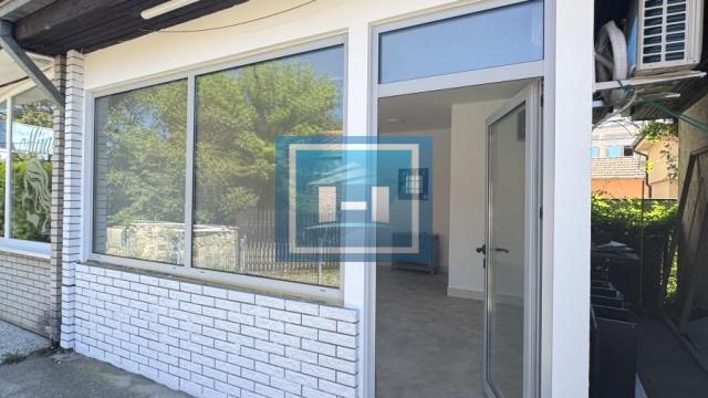 Poslovni prostor, Izdavanje, 24m2, Centar, Gradska lokacija, Ćuprija