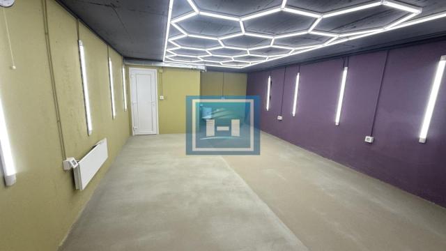 Poslovni prostor, Jednosoban, Izdavanje, 58m2, Centar, Gradska lokacija, Ćuprija