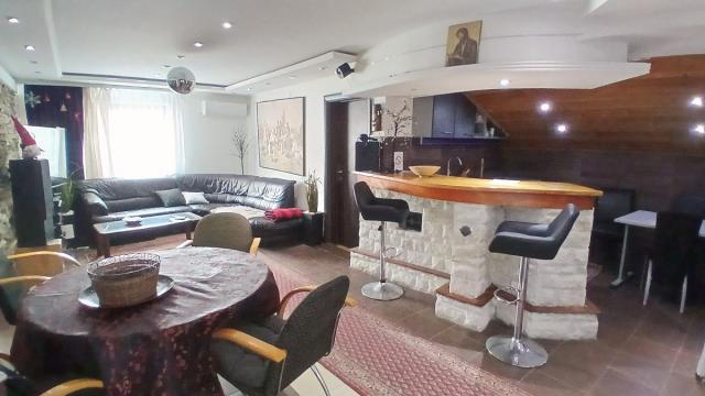 Stan, četvoroiposoban, Izdavanje, 110m2, Požarevačka