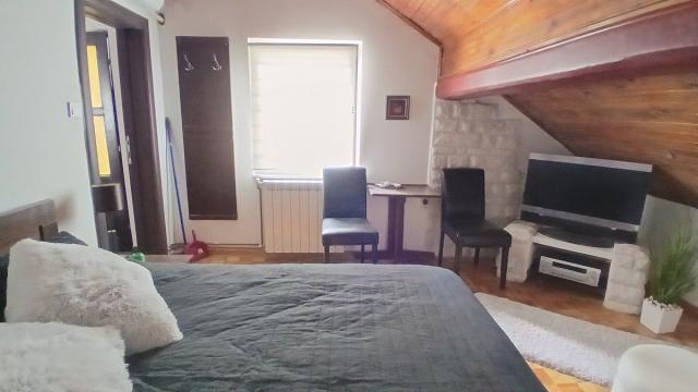 Stan, četvoroiposoban, Izdavanje, 110m2, Požarevačka