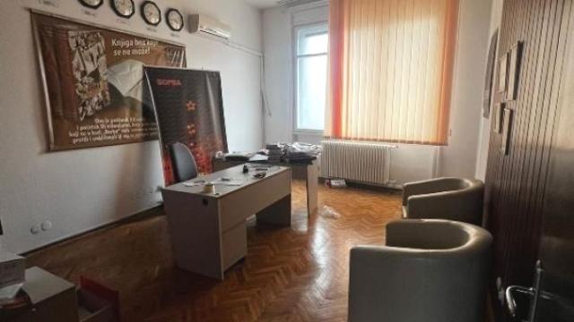 Poslovni prostor, Izdavanje, 359m2, Trg Nikole Pašića, Stari grad, Trg Nikole Pašića