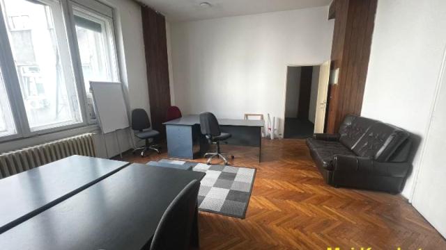 Poslovni prostor, Izdavanje, 359m2, Trg Nikole Pašića, Stari grad, Trg Nikole Pašića