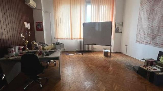 Poslovni prostor, Izdavanje, 345m2, Trg Nikole Pašića, Stari grad, Trg Nikole Pašića