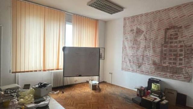 Poslovni prostor, Izdavanje, 345m2, Trg Nikole Pašića, Stari grad, Trg Nikole Pašića