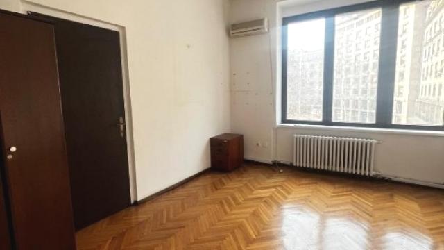 Poslovni prostor, Izdavanje, 345m2, Trg Nikole Pašića, Stari grad, Trg Nikole Pašića