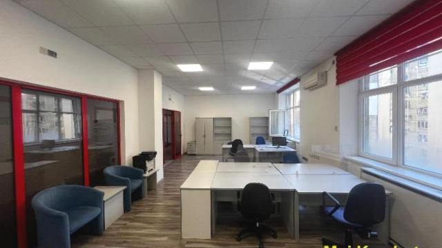 Poslovni prostor, Izdavanje, 223m2, Trg Nikole Pašića, Stari grad, Trg Nikole Pašića