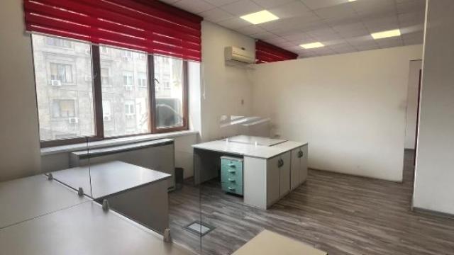 Poslovni prostor, Izdavanje, 223m2, Trg Nikole Pašića, Stari grad, Trg Nikole Pašića