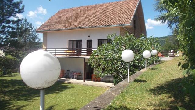 Kuća, Petosoban i veći, Prodaja, 360m2, Vrdnik, Okolno mesto, Vrdnik