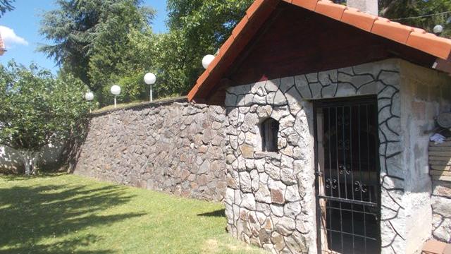 Kuća, Petosoban i veći, Prodaja, 360m2, Vrdnik, Okolno mesto, Vrdnik