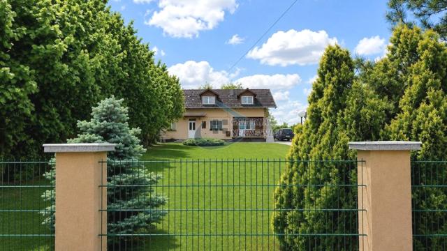 Kuća, Petosoban, Prodaja, 290m2, Širi centar, Gradska lokacija, Stevana Sremca