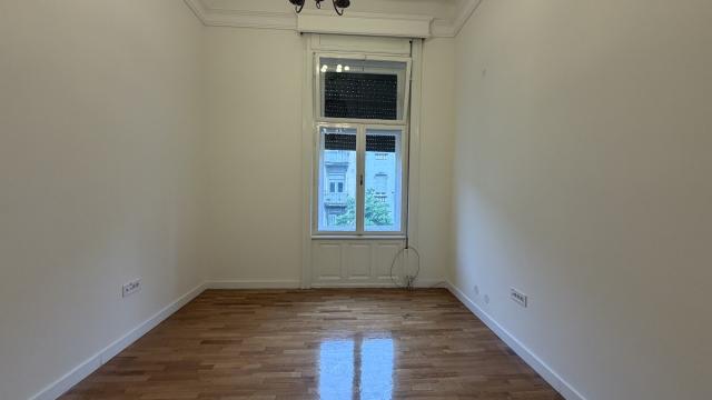Poslovni prostor, četvorosoban, Izdavanje, 110m2, Kneza Miloša