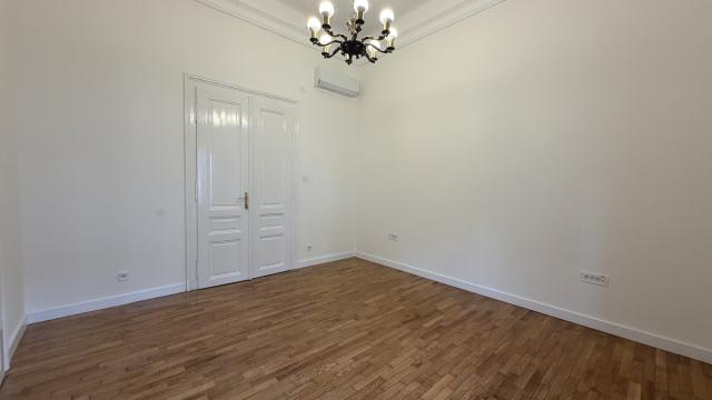 Poslovni prostor, četvorosoban, Izdavanje, 110m2, Kneza Miloša