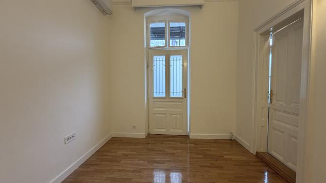 Poslovni prostor, četvorosoban, Izdavanje, 110m2, Kneza Miloša