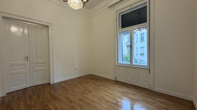 Poslovni prostor, četvorosoban, Izdavanje, 110m2, Kneza Miloša