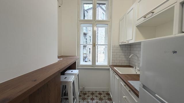Poslovni prostor, četvorosoban, Izdavanje, 110m2, Kneza Miloša