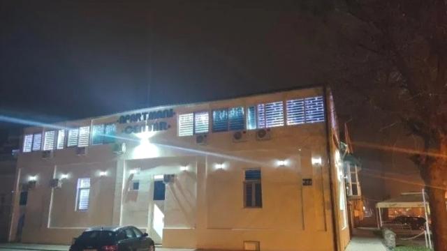 Poslovni prostor, Petosoban i veći, Prodaja, 250m2, Odzaci