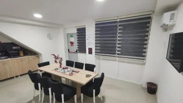 Poslovni prostor, Petosoban i veći, Prodaja, 250m2, Odzaci