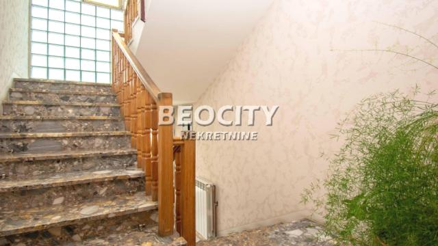 Kuća, Prodaja, 312m2, Sremčica, Čukarica, Porodice Marković