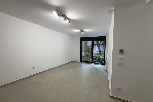 izdavanje, poslovni-prostor,
beograd, 1100151, trosoban-sazonova