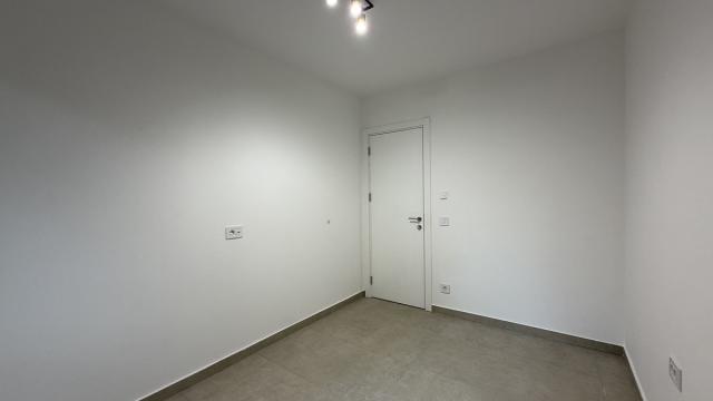 Poslovni prostor, Trosoban, Izdavanje, 55m2, Sazonova