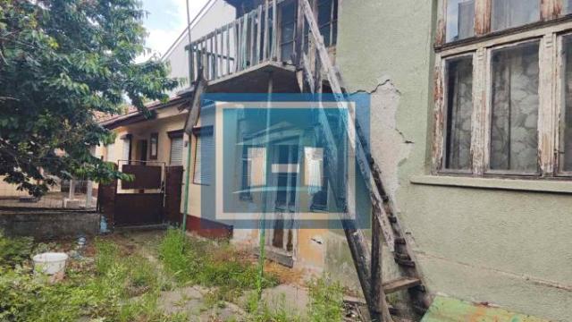 Kuća, Trosoban, Prodaja, 79m2, Centar, Gradska lokacija, Jagodina