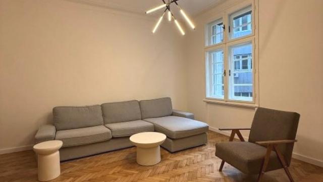 Stan, Trosoban, Izdavanje, 70m2, Terazije, Stari grad, Nušićeva