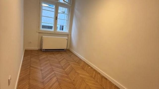 Stan, Trosoban, Izdavanje, 70m2, Terazije, Stari grad, Nušićeva