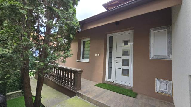 Kuća, Petosoban i veći, Prodaja, 150m2, Izletnicka