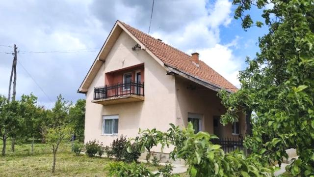 Kuća, četvorosoban, Prodaja, 130m2, Provo, Okolno mesto, Provo