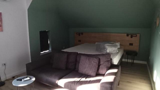 Stan, četvorosoban, Prodaja, 109m2, Centar, Zemun, Bežanijska