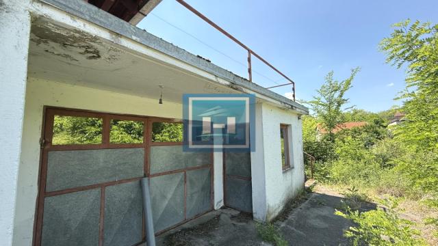 Kuća, četvorosoban, Prodaja, 167m2, Lipar, Gradska lokacija, Jagodina