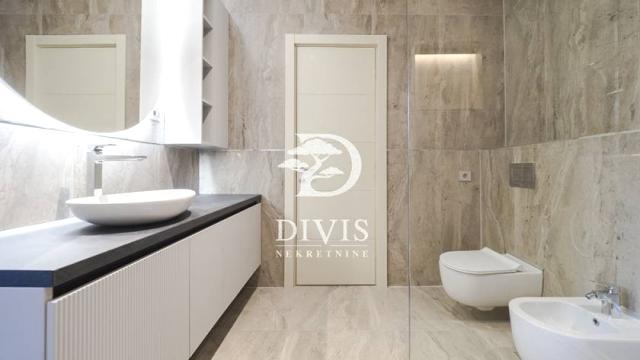 Poslovni prostor, Petosoban i veći, Izdavanje, 882m2, Milovana Glišića