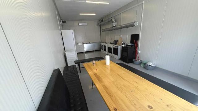 Soba, Izdavanje, 320m2, Dobanovci, Surčin, Marsala Tita 219