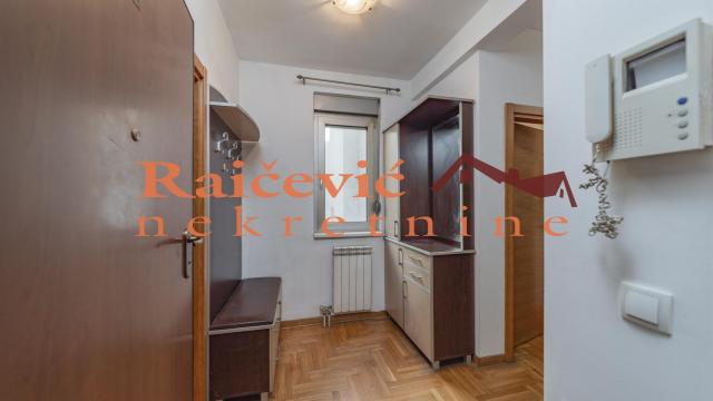 Stan, Dvoiposoban, Prodaja, 57m2, Crveni krst, Vračar, Gajeva