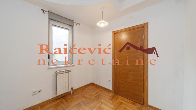 Stan, Dvoiposoban, Prodaja, 57m2, Crveni krst, Vračar, Gajeva