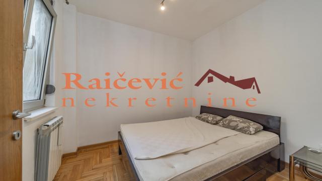 Stan, Dvoiposoban, Prodaja, 57m2, Crveni krst, Vračar, Gajeva