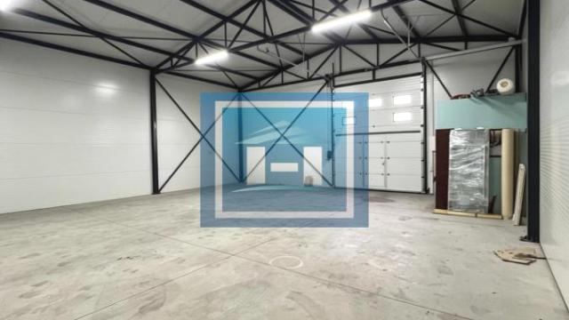 Poslovni prostor, Izdavanje, 300m2, Okolno mesto, Paraćin