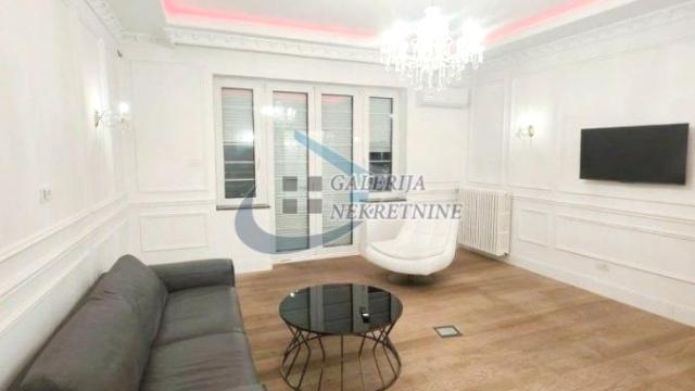 Poslovni prostor, Izdavanje, 180m2, Centar, Savski venac, Savski trg